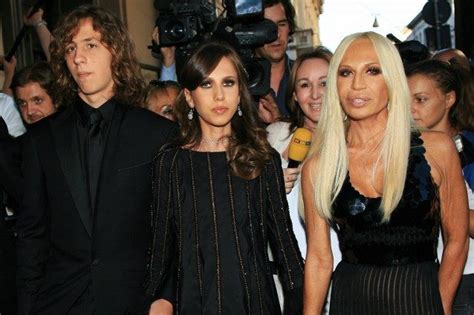 eredita di versace la nipote|Allegra nell'azienda di Gianni, Daniel rock star: chi sono i figli di .